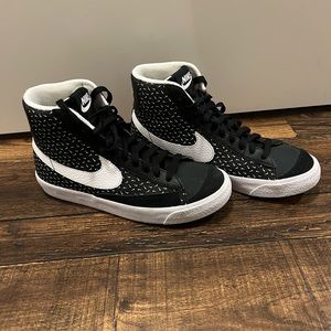 Black nike blazers